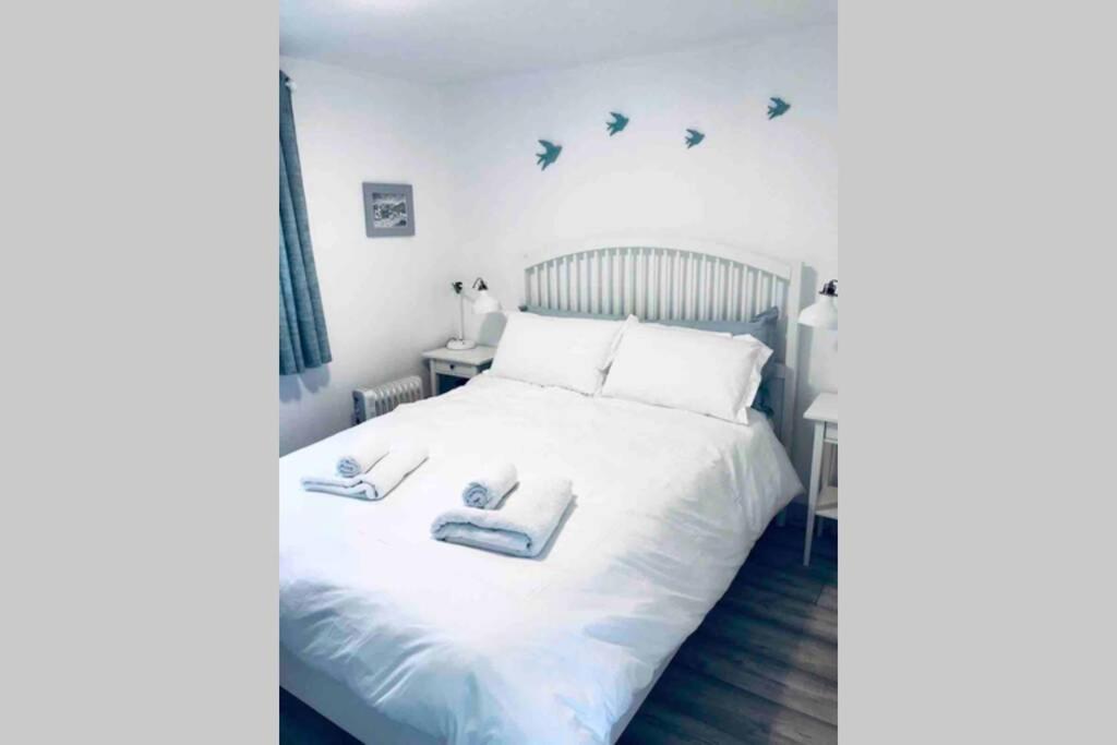 Fuchsia Apartment Tranquil Modern Seaside Apartment On The Wild Atlantic Way 戈尔韦 外观 照片